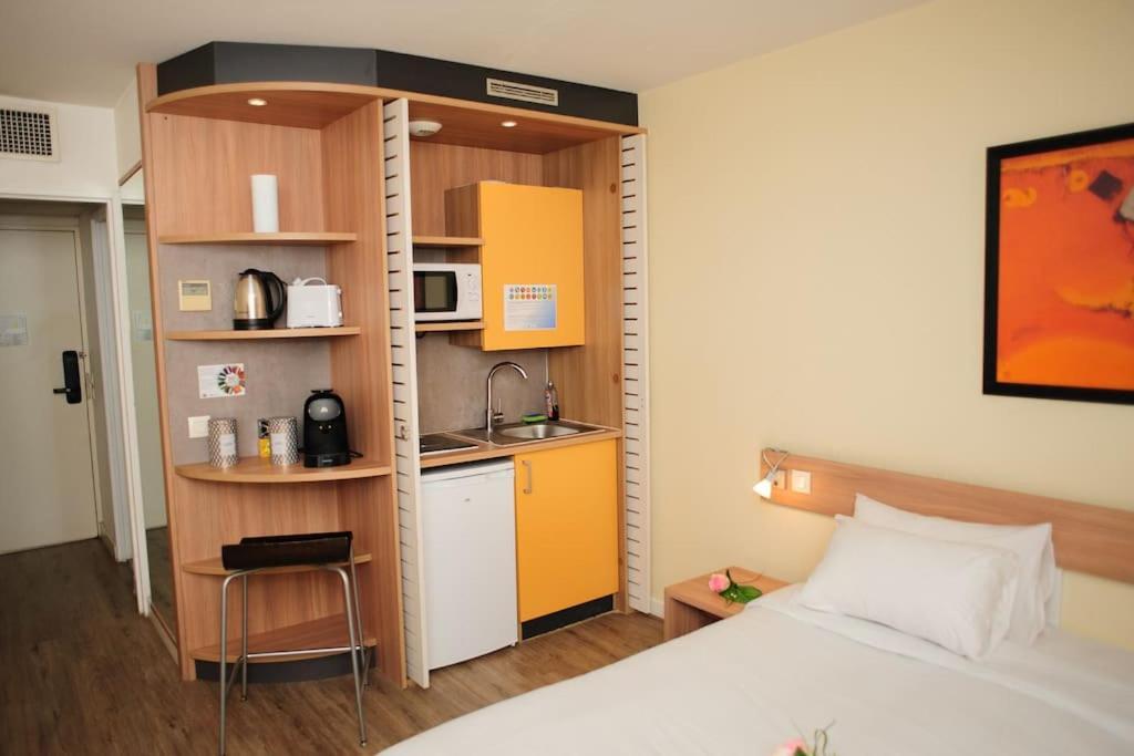 Apartment 5 Minutes Du Zenith - Chic Pantin